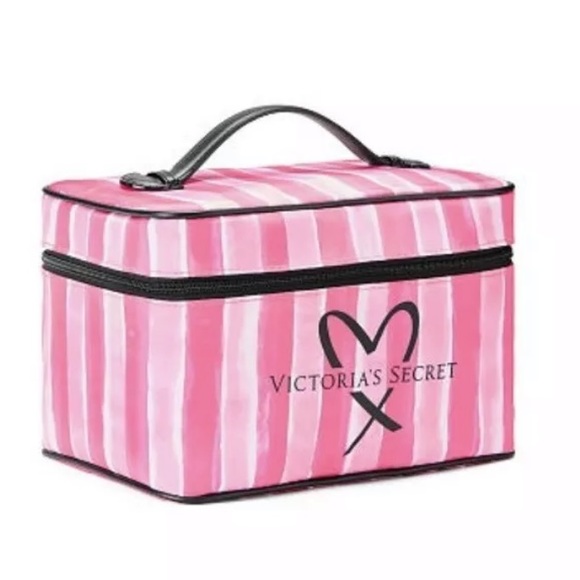 Victoria's Secret Handbags - ❌SOLD❌Train Case